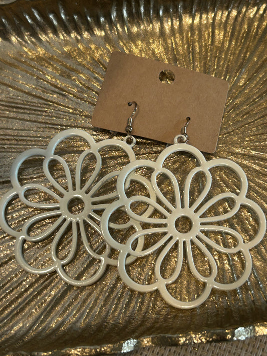 Flower dangle earrings